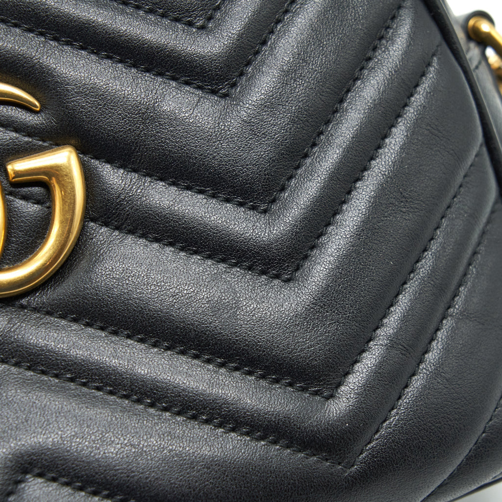 GUCCI GG MARMONT SMALL MATELASSE SHOULDER BAG BLACK GHW