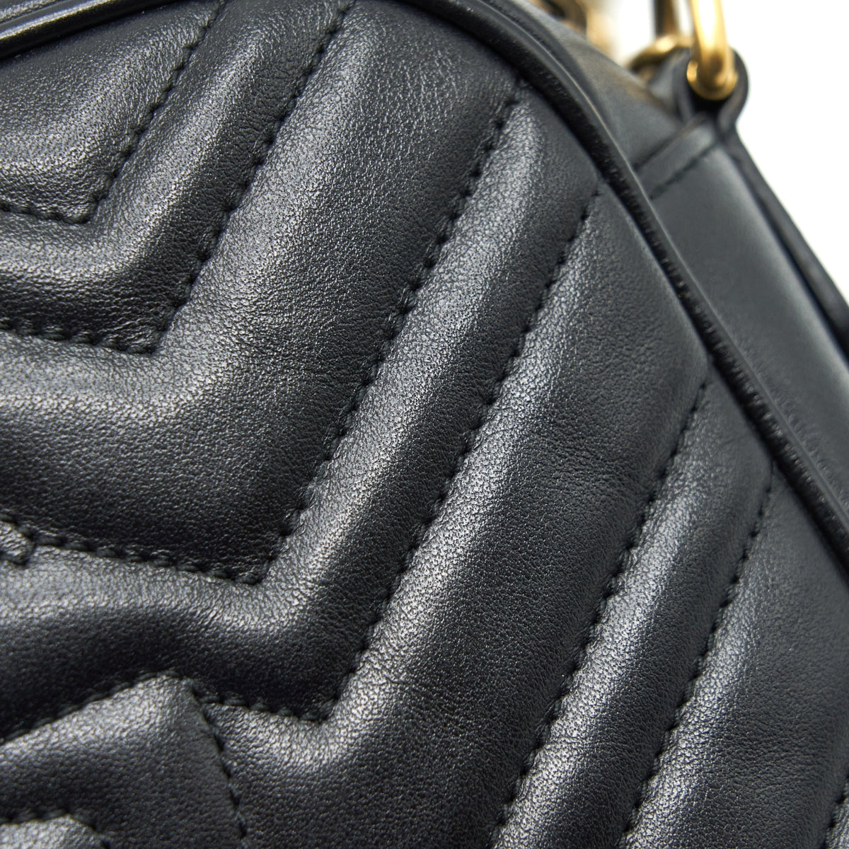 GUCCI GG MARMONT SMALL MATELASSE SHOULDER BAG BLACK GHW