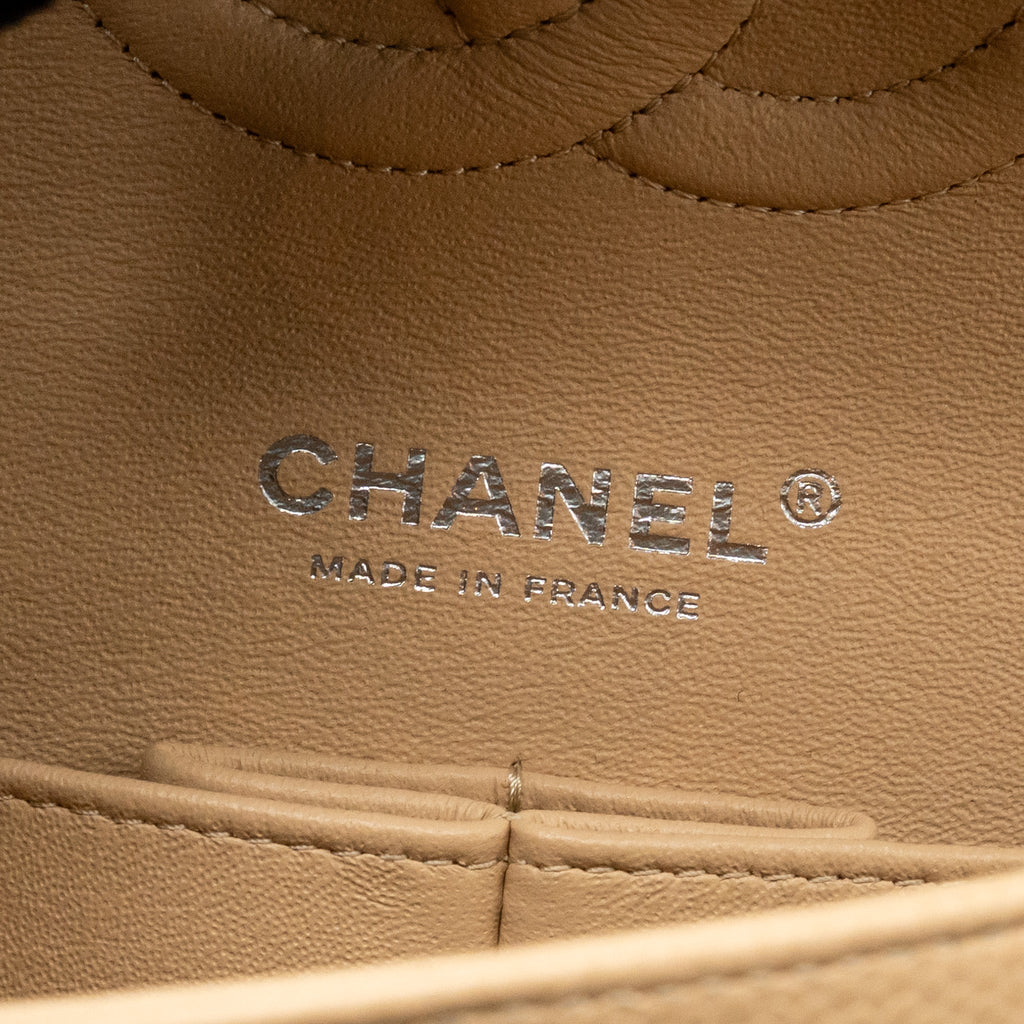 CHANEL MEDIUM CLASSIC DOUBLE FLAP BAG CAVIAR BEIGE SHW (MICROCHIP)