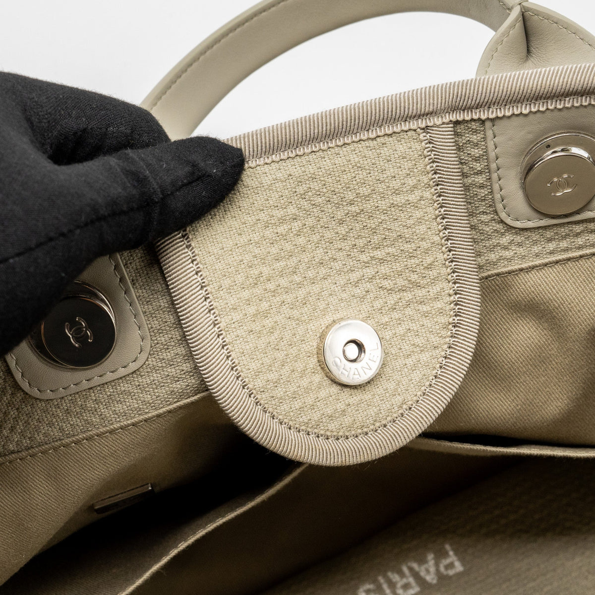 CHANEL DEAUVILLE TOTE BAG CANVAS BEIGE SHW (MICROCHIP)