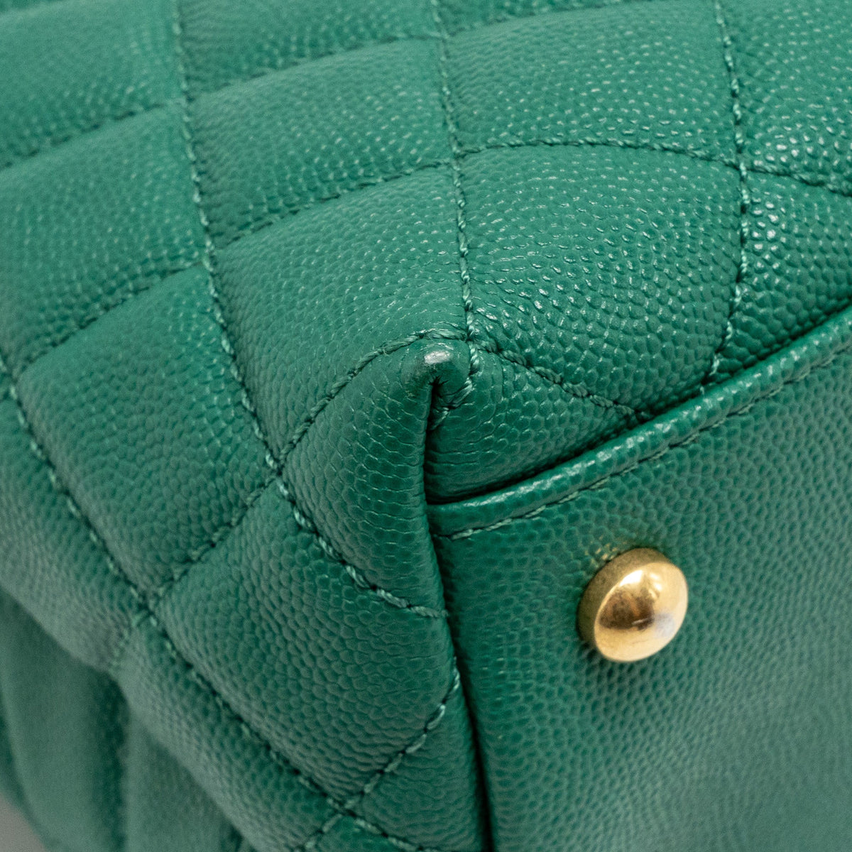 Chanel Medium Coco Handle Caviar Green GHW