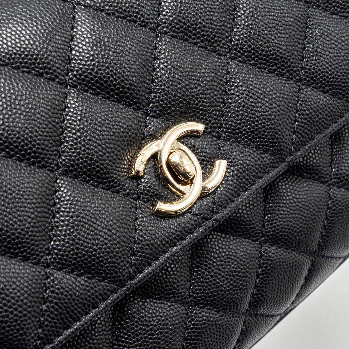 CHANEL SMALL COCO HANDLE CAVIAR BLACK LGHW (MICROCHIP)