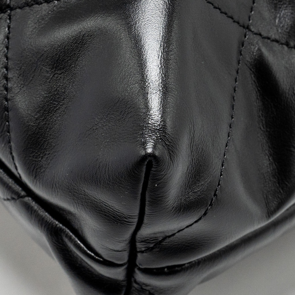 CHANEL MEDIUM 22 BAG SHINY CALFSKIN BLACK GHW (MICROCHIP)