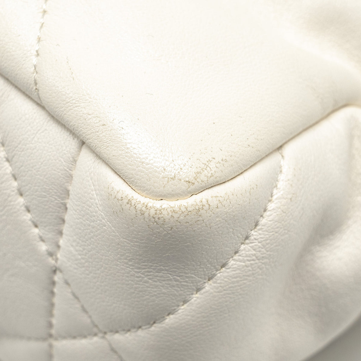 CHANEL SMALL 19 BAG LAMBSKIN WHITE MULTICOLOUR HARDWARE