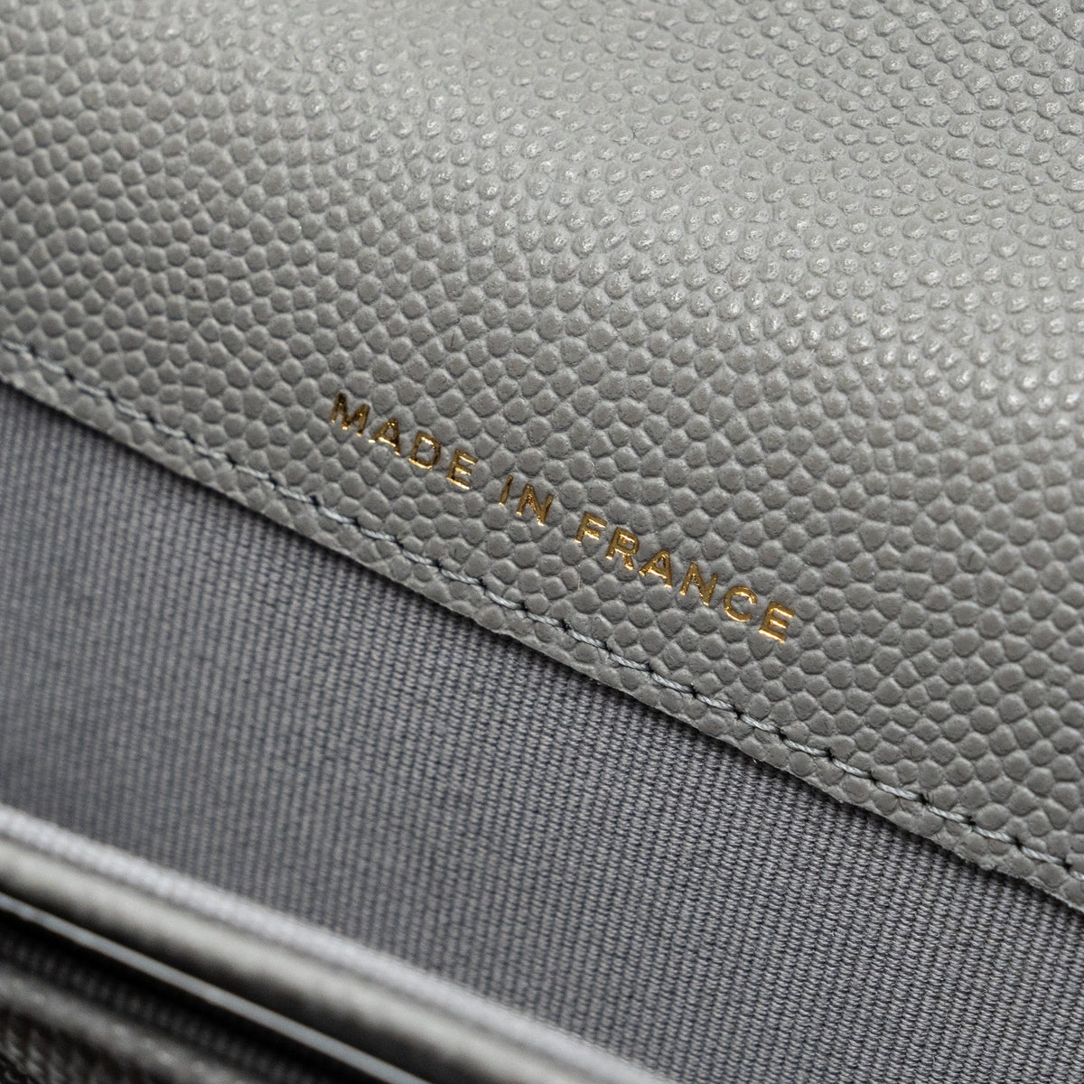 CHANEL CLASSIC FLAP CARD HOLDER CAVIAR GREY LGHW (MICROCHIP)