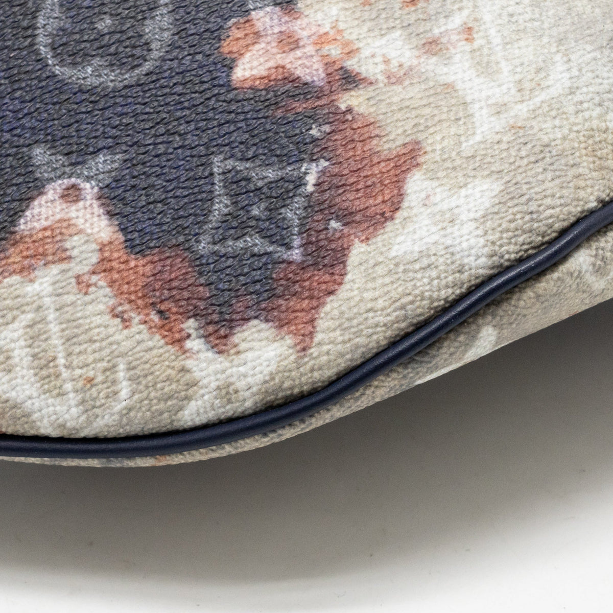Louis Vuitton Discovery Bumbag PM Monogram Navy / Multicolour GHW