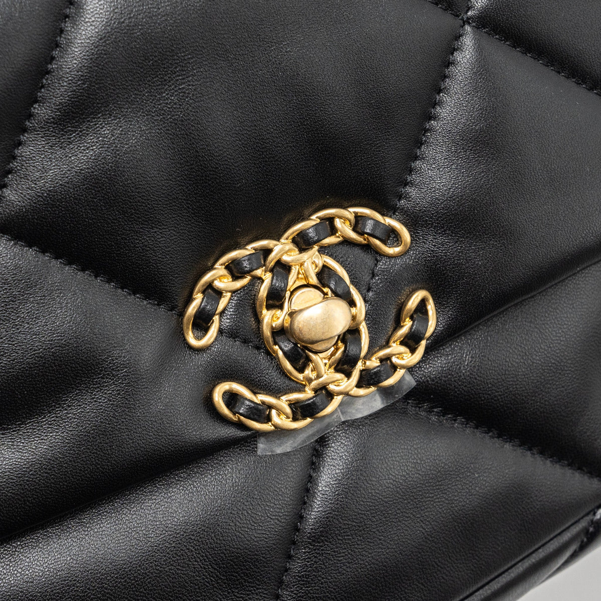 CHANEL SMALL 19 BAG LAMBSKIN BLACK MULTICOLOUR HARDWARE (MICROCHIP)