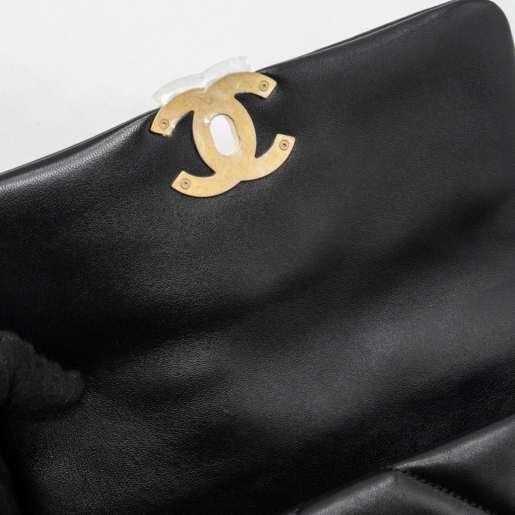 CHANEL SMALL 19 BAG LAMBSKIN BLACK MULTICOLOUR HARDWARE (MICROCHIP)