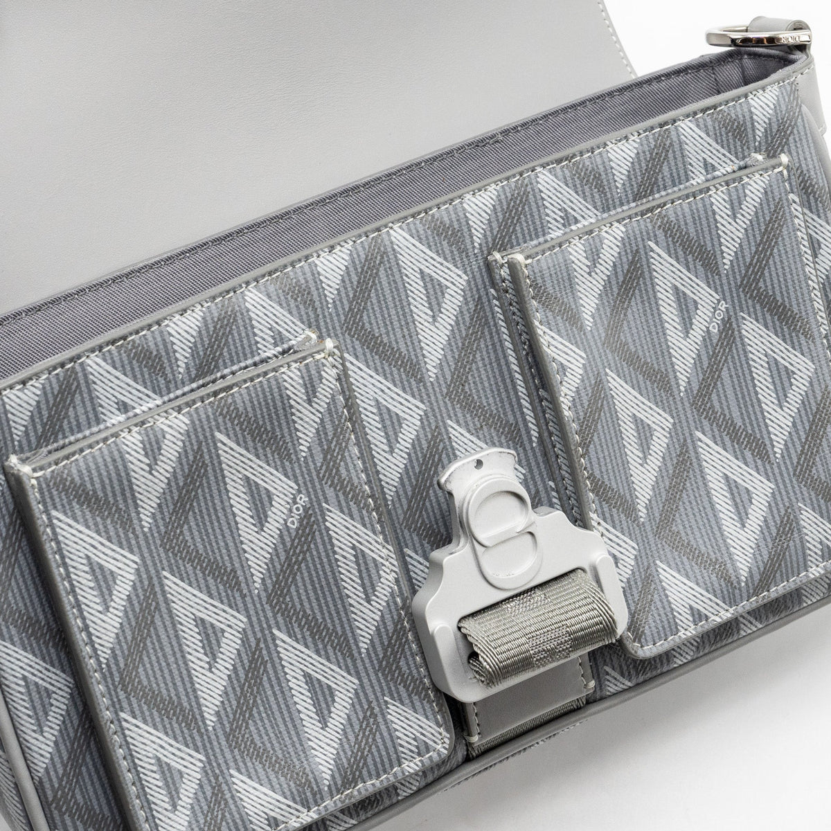 DIOR HIT THE ROAD BAG WITH STRAP DIOR CD DIAMOND CANVAS GREY MULTICOLOUR HARDWARE
