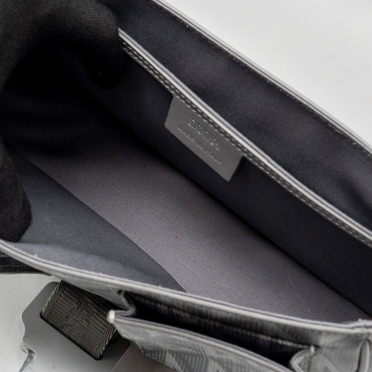 DIOR HIT THE ROAD BAG WITH STRAP DIOR CD DIAMOND CANVAS GREY MULTICOLOUR HARDWARE