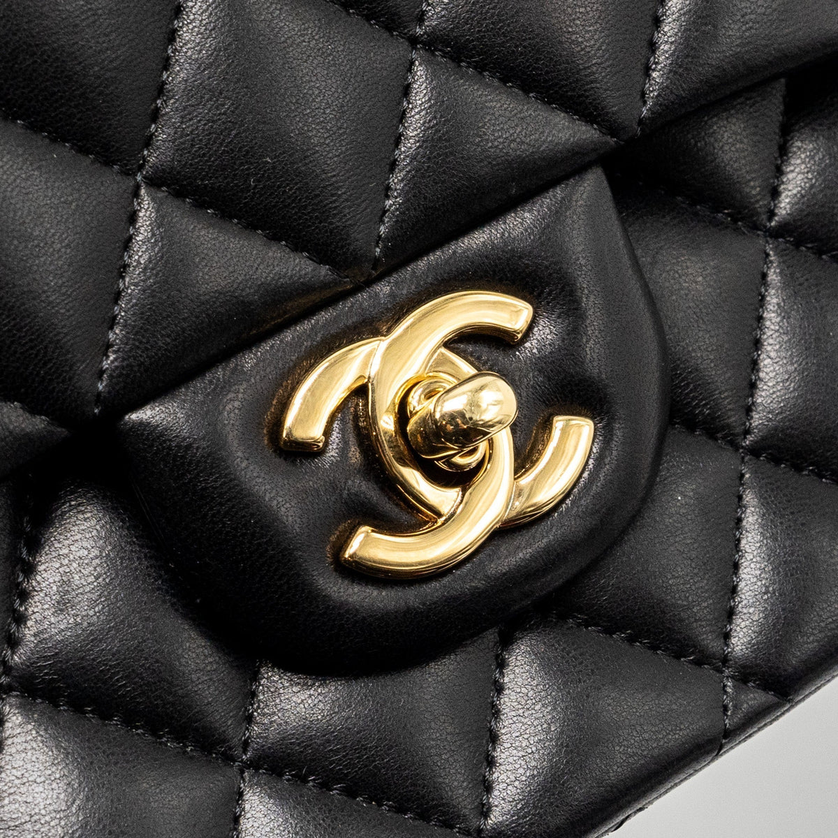 CHANEL MEDIUM CLASSIC DOUBLE FLAP BAG LAMBSKIN BLACK GHW