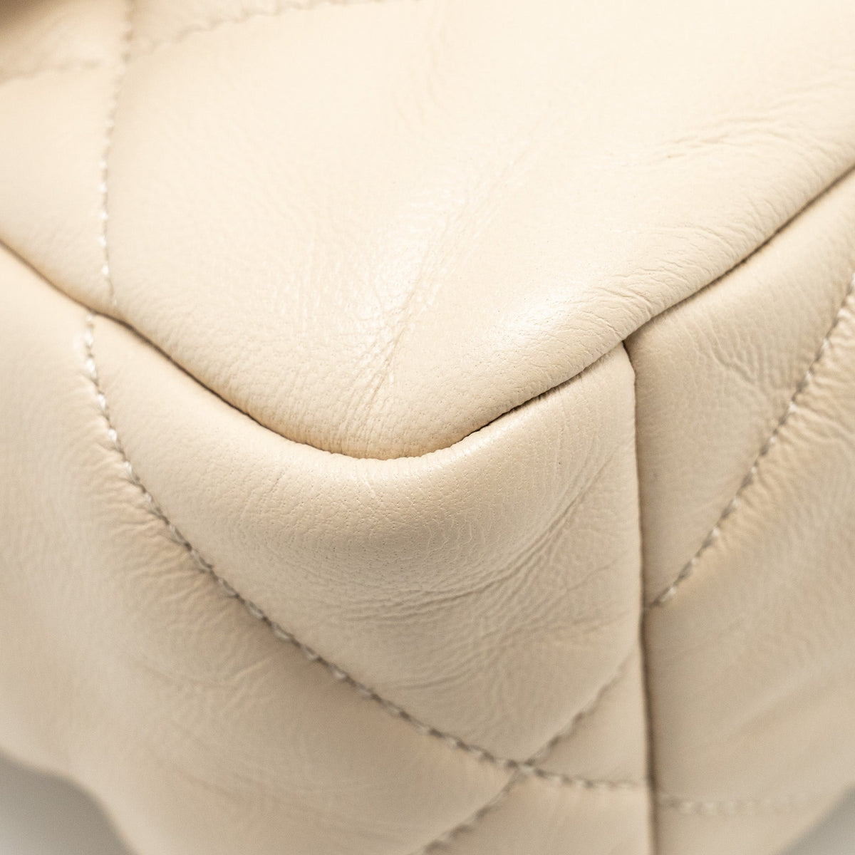 CHANEL SMALL 19 BAG SHINY GOATSKIN LIGHT BEIGE MULTICOLOUR HARDWARE
