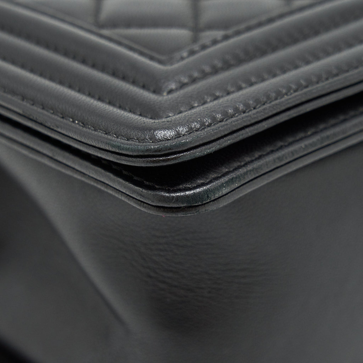 CHANEL MEDIUM BOY BLACK LAMBSKIN RUTHENIUM SHW