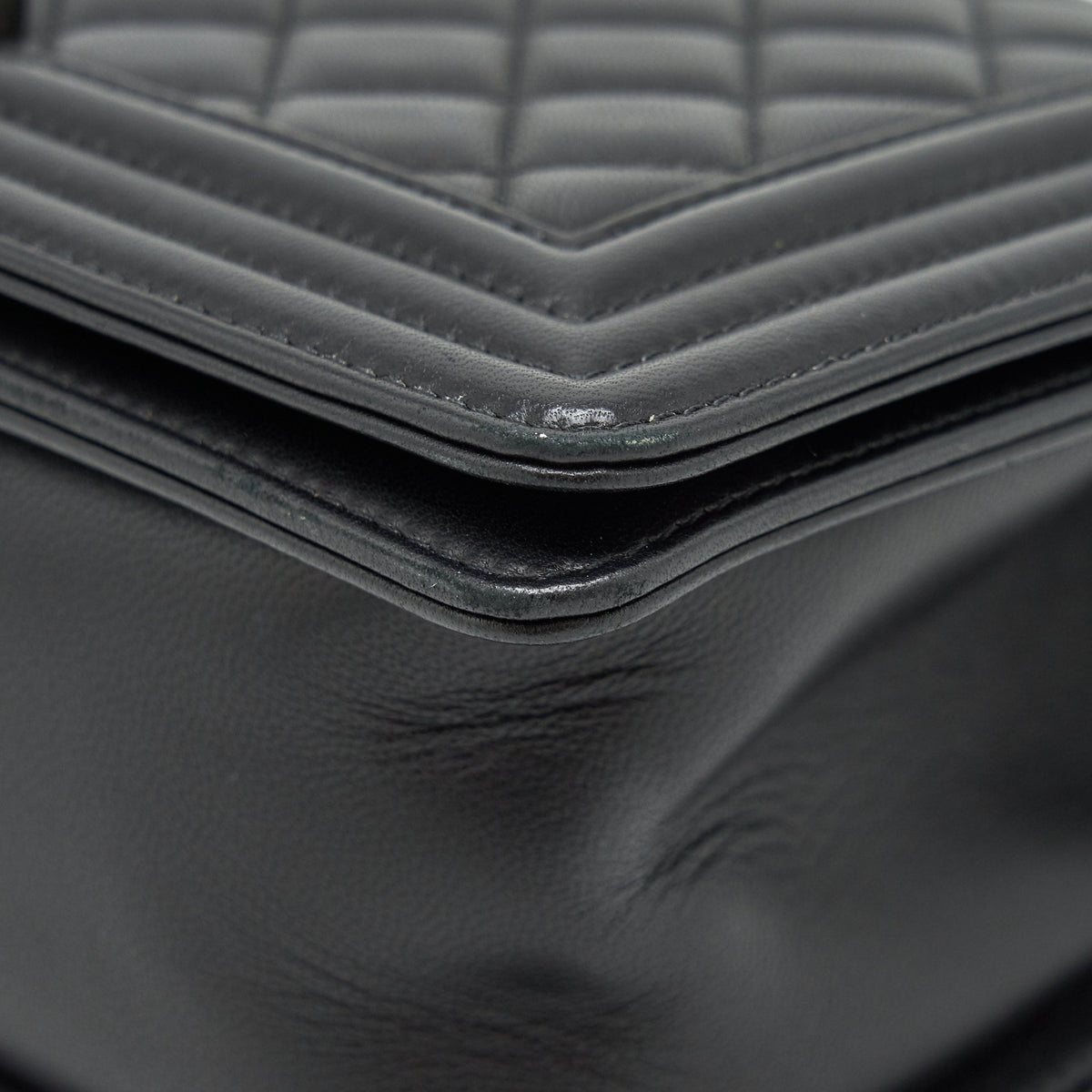 CHANEL MEDIUM BOY BLACK LAMBSKIN RUTHENIUM SHW