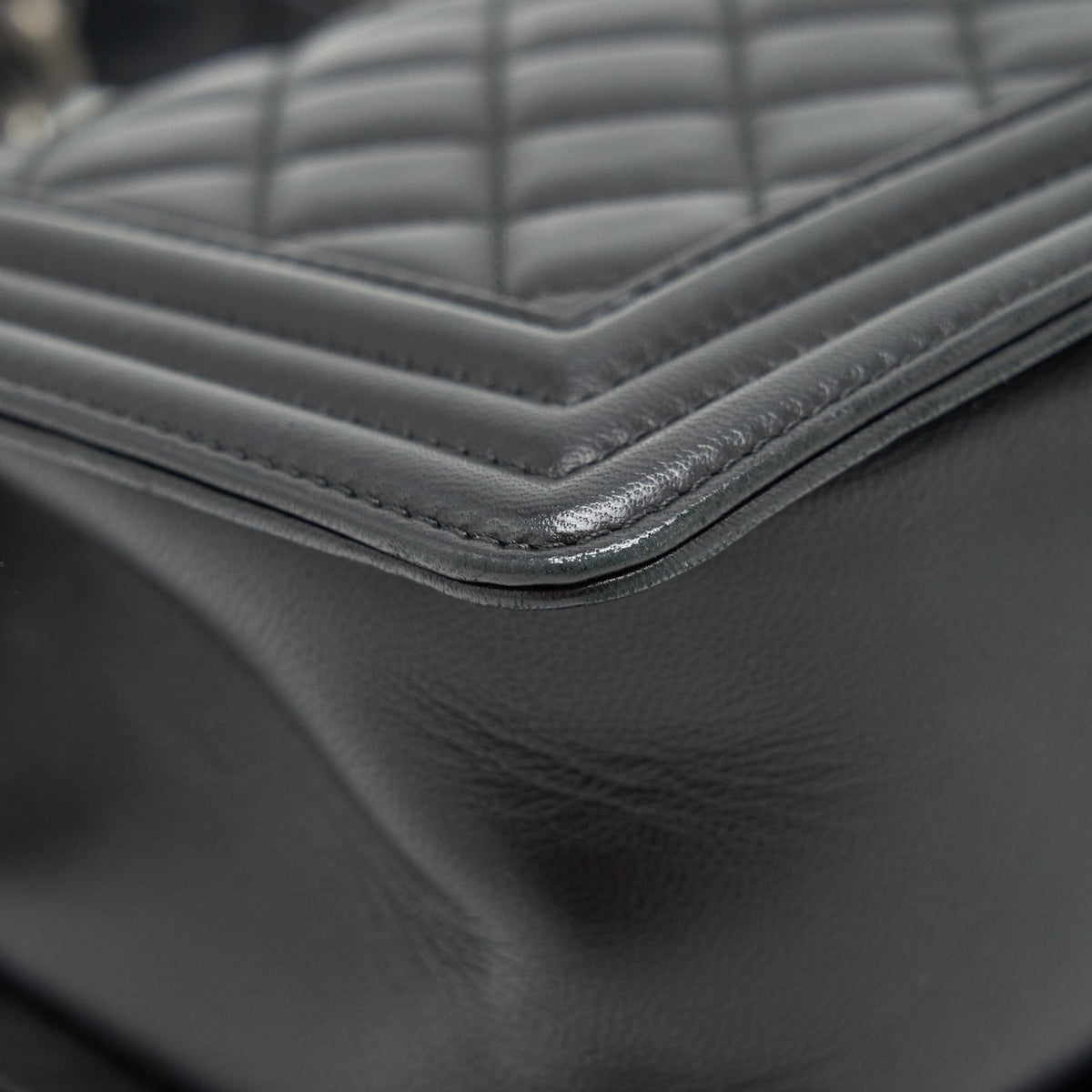 CHANEL MEDIUM BOY BLACK LAMBSKIN RUTHENIUM SHW