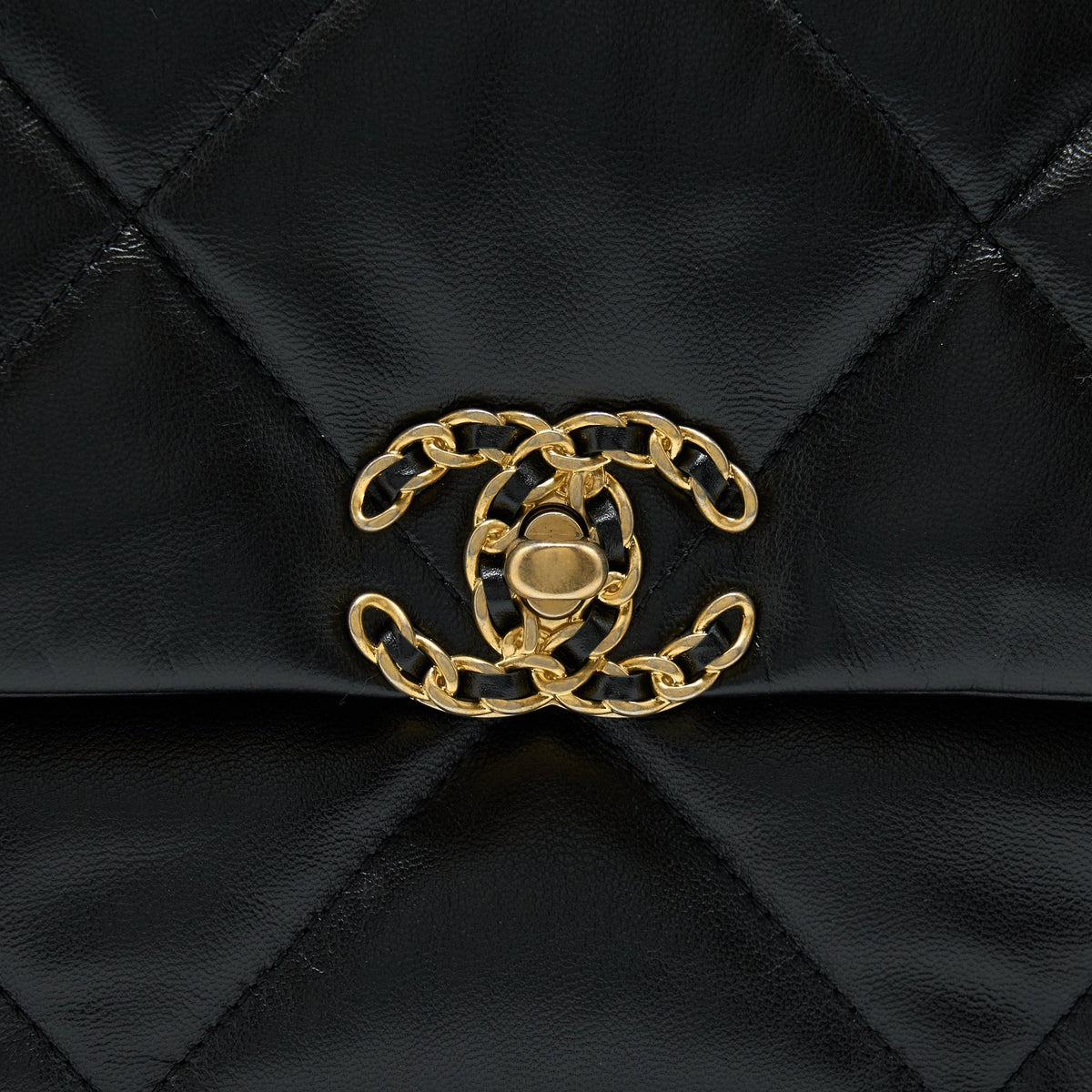 CHANEL MEDIUM 19 BAG GOATSKIN BLACK WITH MULTICOLOUR HARDWARE