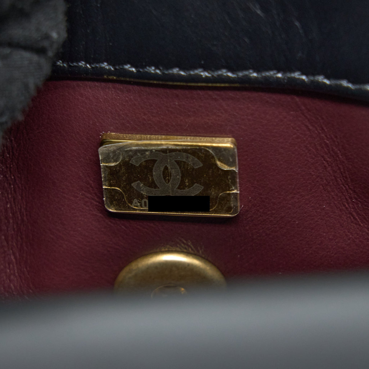 CHANEL 22A MINI COCO HANDLE WITH DETAILED LETTER HANDLE CALFSKIN BLACK BRUSHED GHW (MICROCHIP)