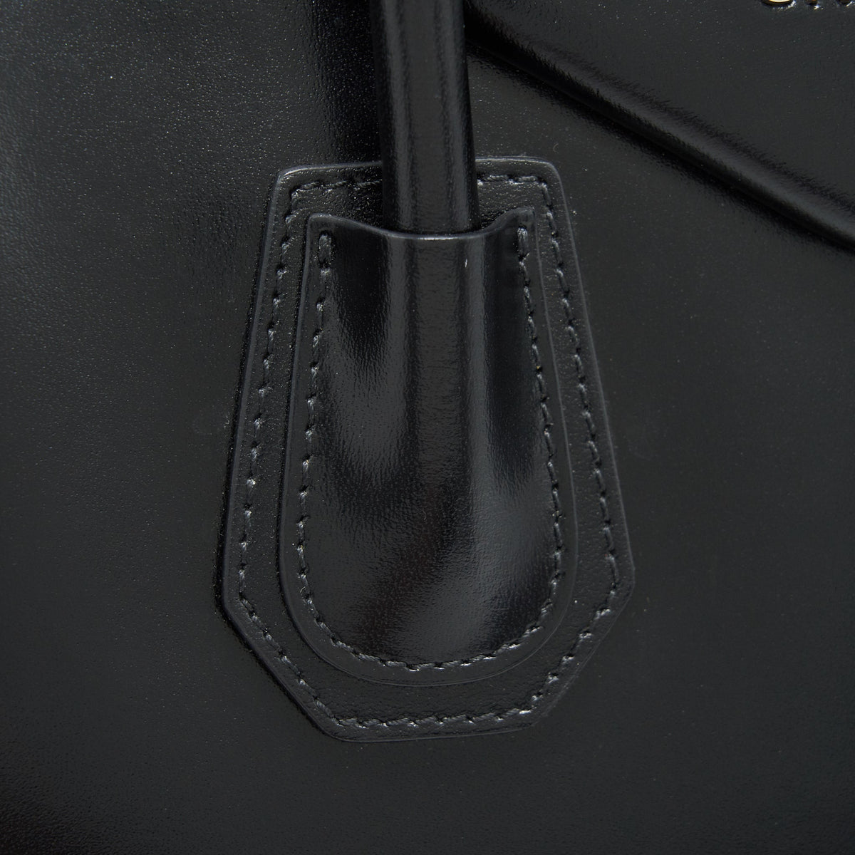 GIVENCHY MEDIUM ANTIGONA IN BLACK