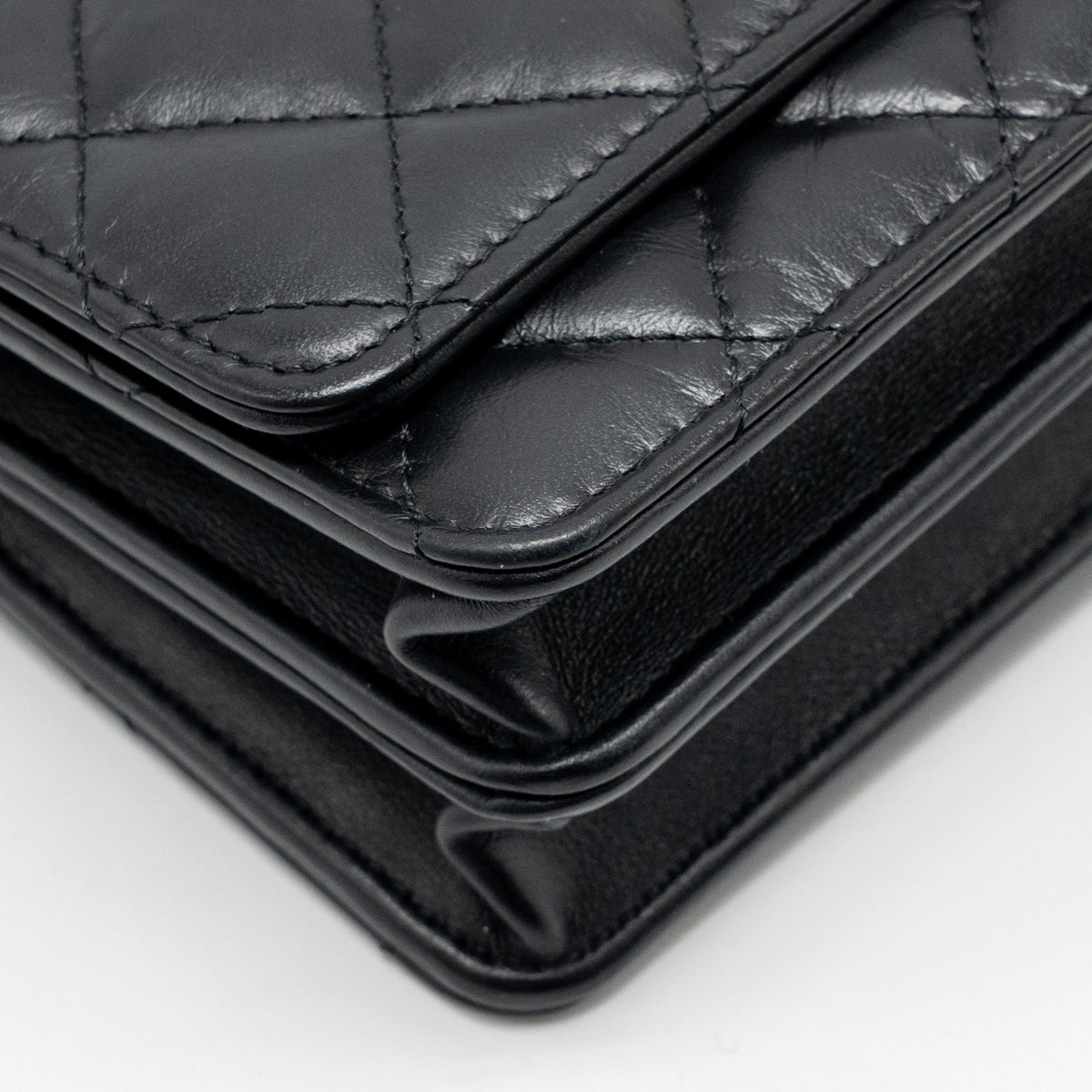 CHANEL MINI 2.55 REISSUE WALLET ON CHAIN AGED CALFSKIN BLACK GHW(MICROCHIP)