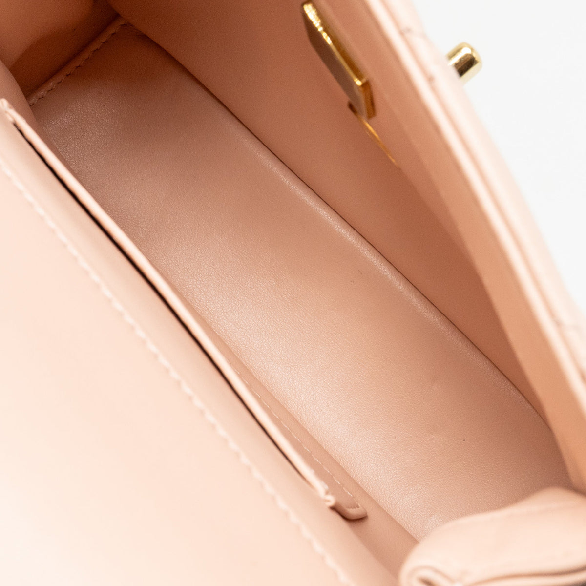 Chanel 24C Detailed CC Strap Handle Flap Bag Lambskin Light Pink GHW (Microchip)
