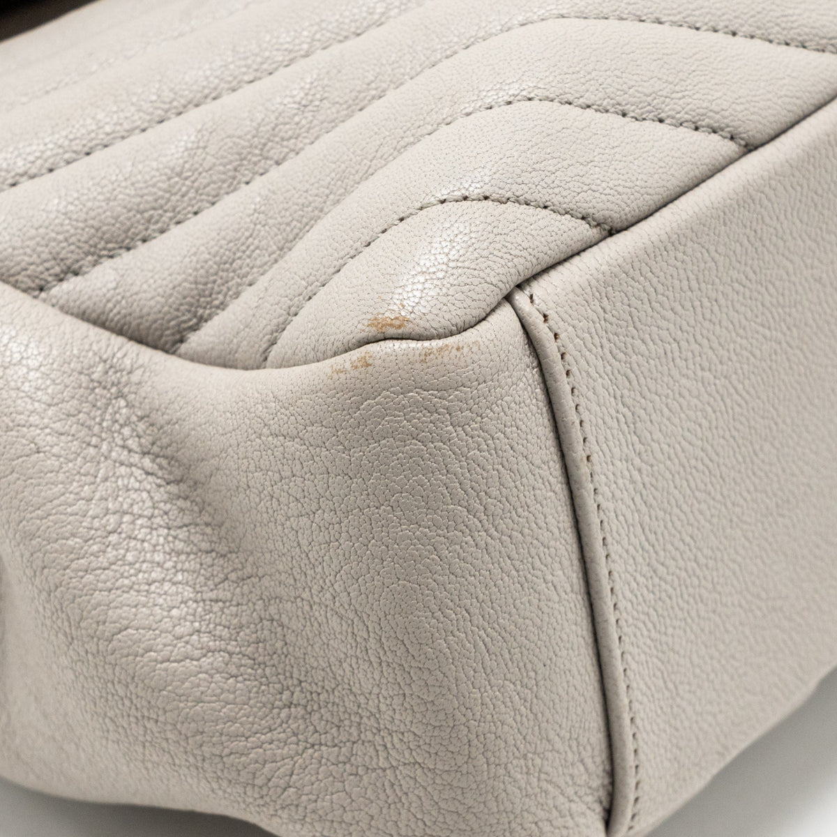 Saint Laurent/YSL Large College Bag Chevron Sheepskin Light Grey SHW