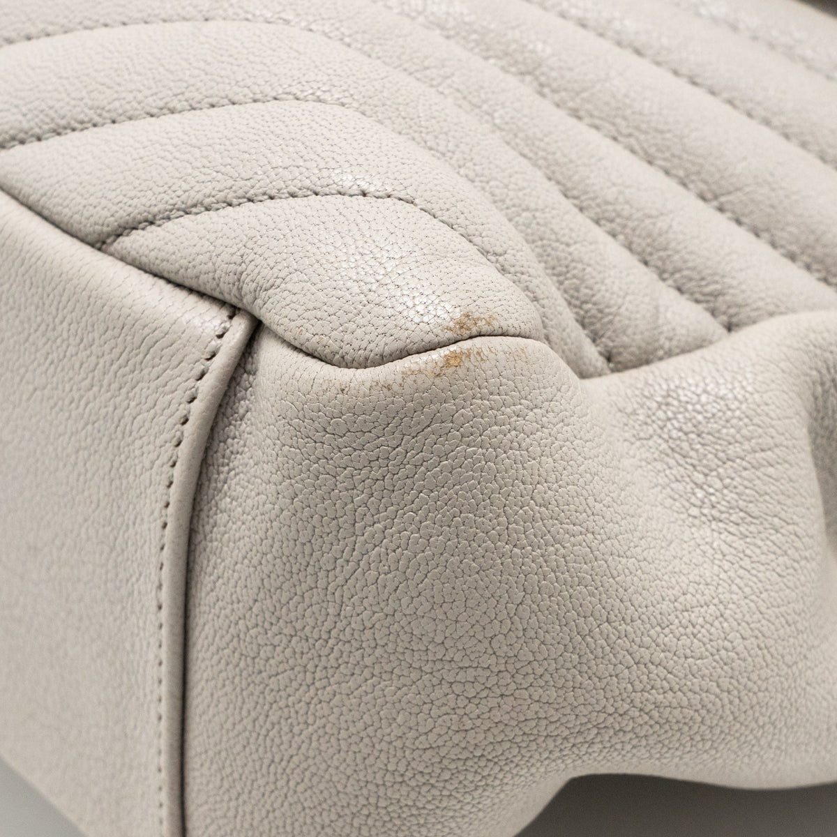 Saint Laurent/YSL Large College Bag Chevron Sheepskin Light Grey SHW