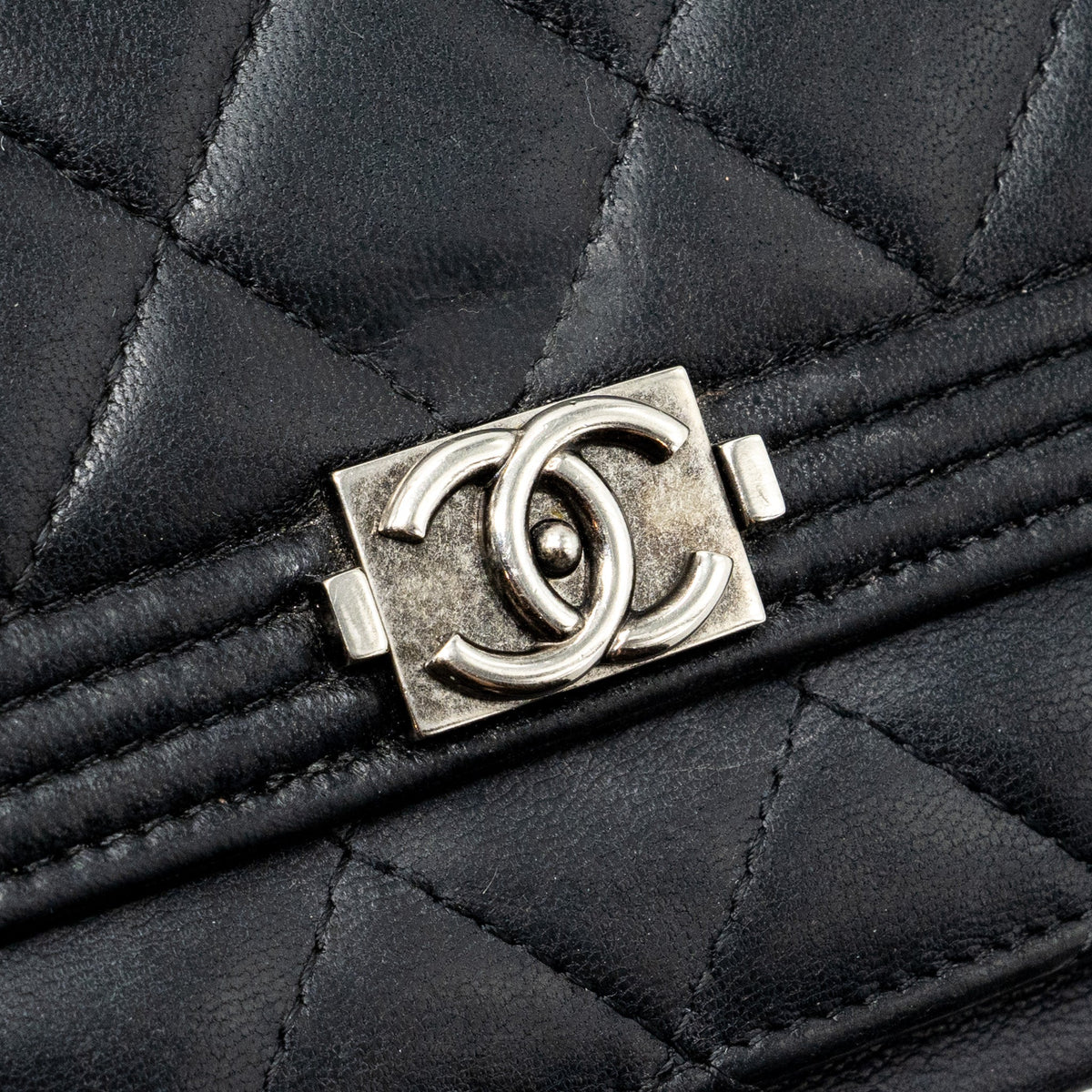CHANEL BOY WALLET ON CHAIN LAMBSKIN BLACK RUTHENIUM HARDWARE