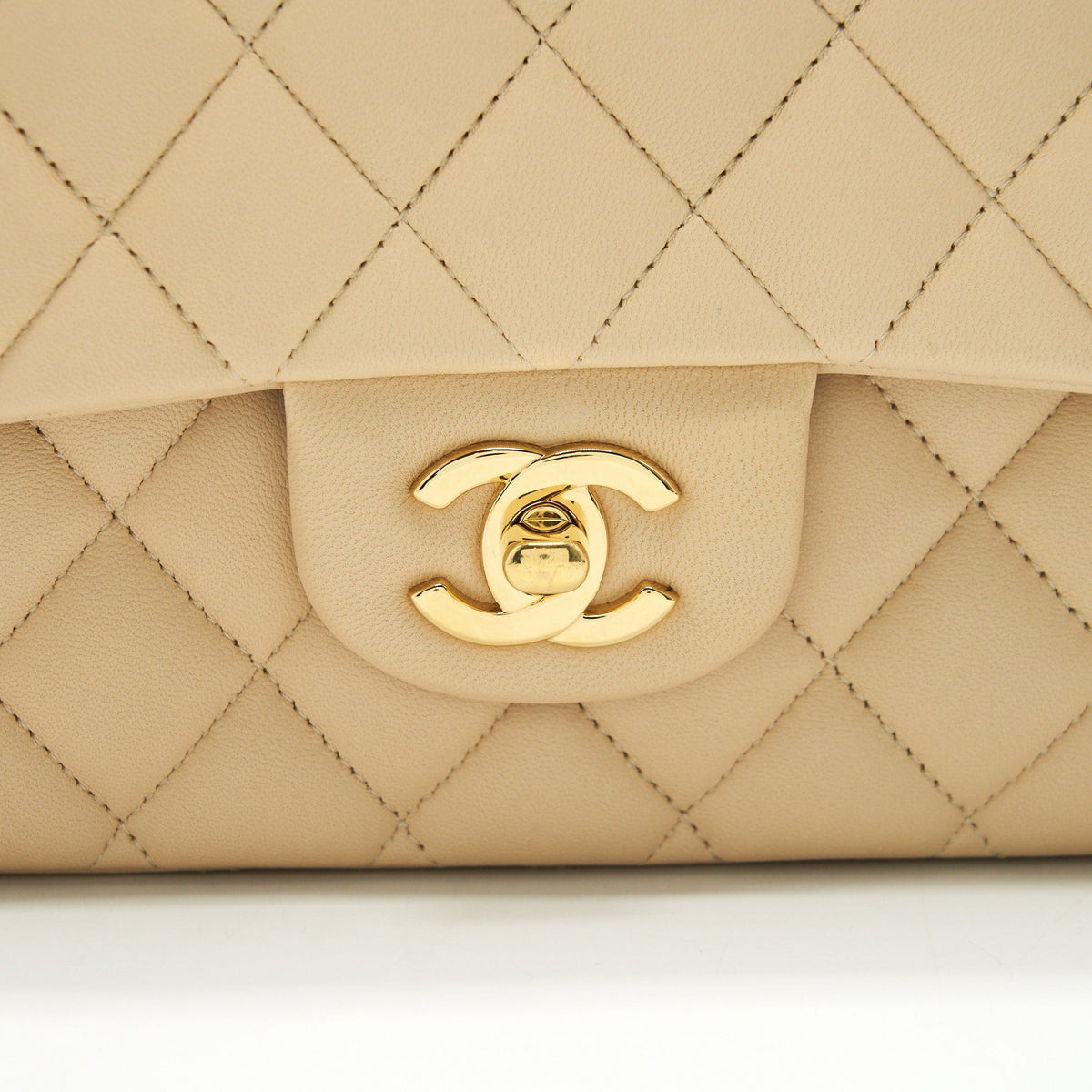 CHANEL MEDIUM CLASSIC DOUBLE FLAP LAMBSKIN BEIGE WITH GHW