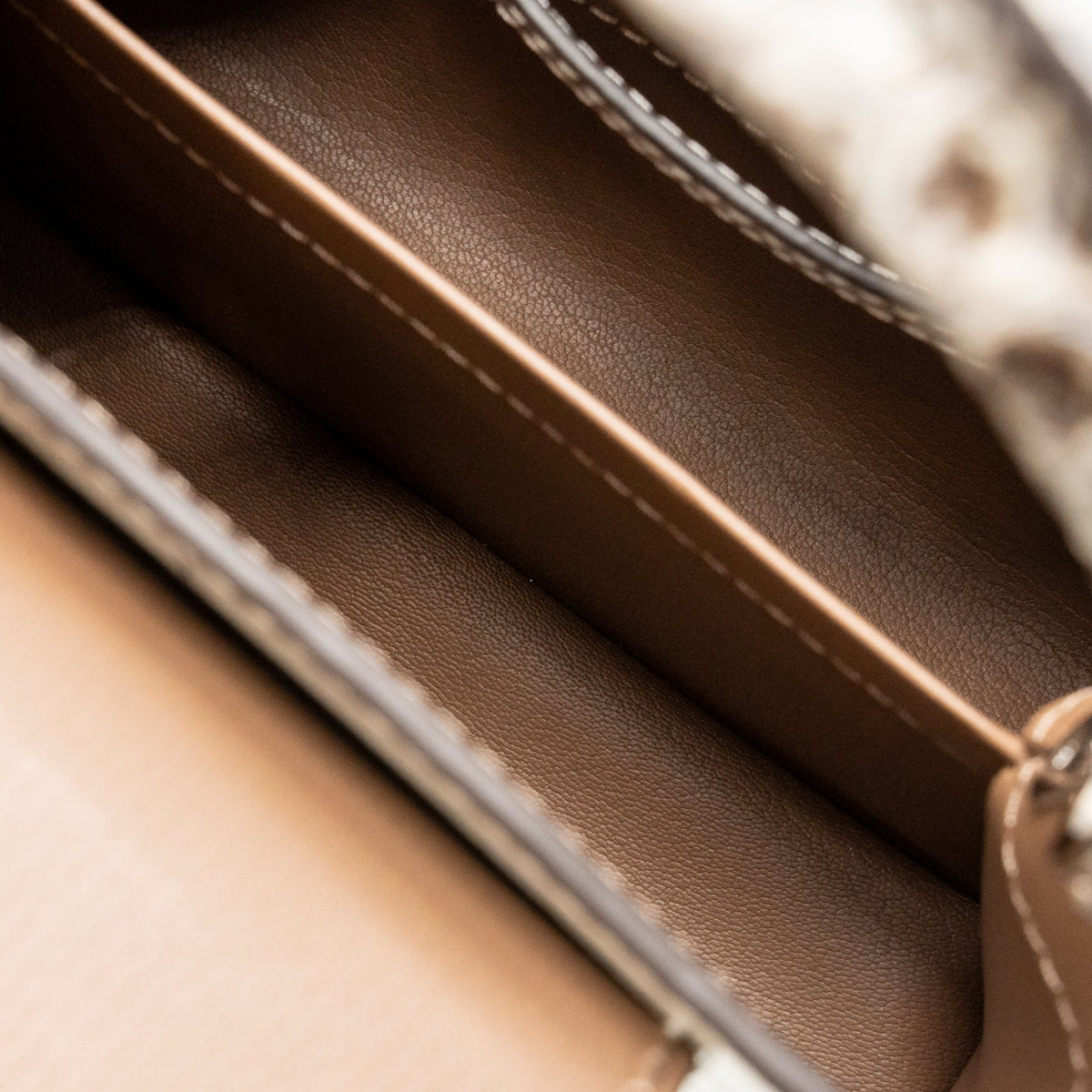 Louis Vuitton Capucines Mini Sahara crocodile white SHW