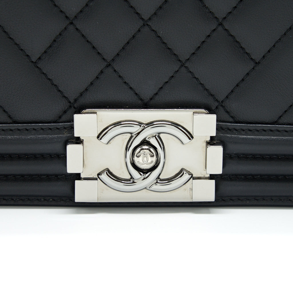 CHANEL MEDIUM BOY BAG QUILTED AND CHEVRON CALFSKIN BLACK SHW