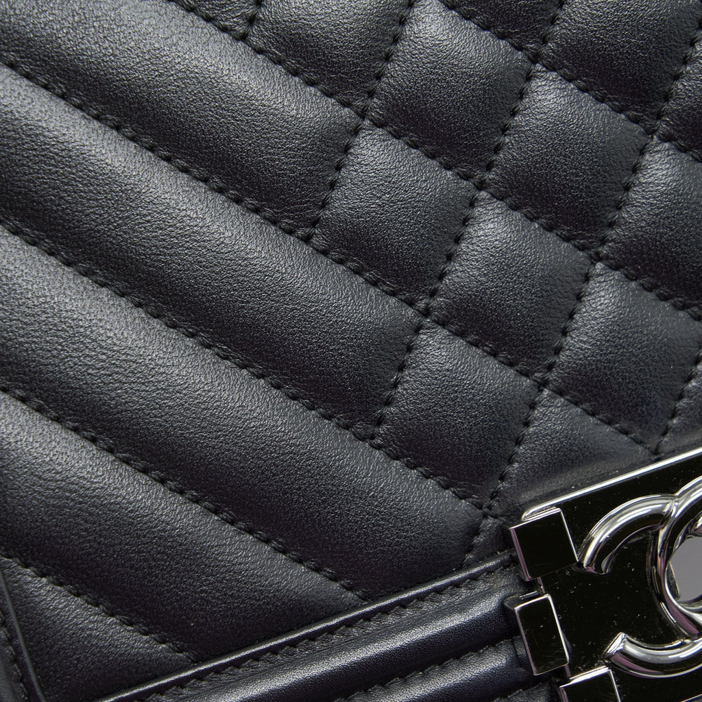 CHANEL MEDIUM BOY BAG QUILTED AND CHEVRON CALFSKIN BLACK SHW