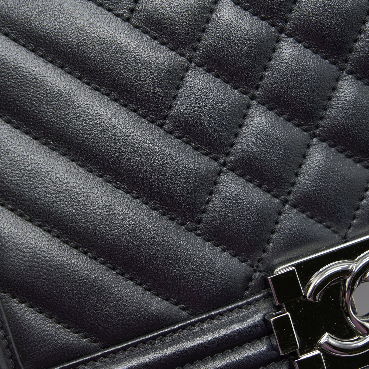CHANEL MEDIUM BOY BAG QUILTED AND CHEVRON CALFSKIN BLACK SHW