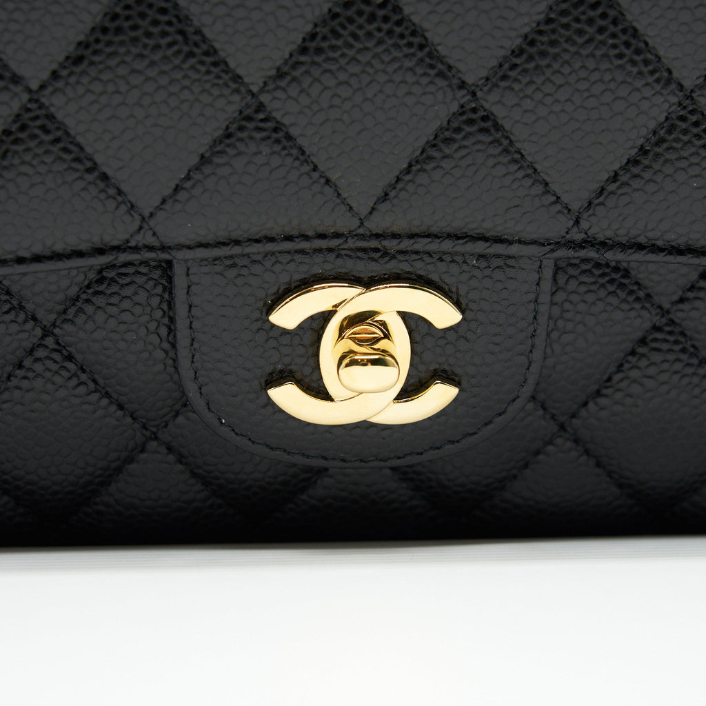 CHANEL MEDIUM CLASSIC DOUBLE FLAP CAVIAR IN BLACK GHW