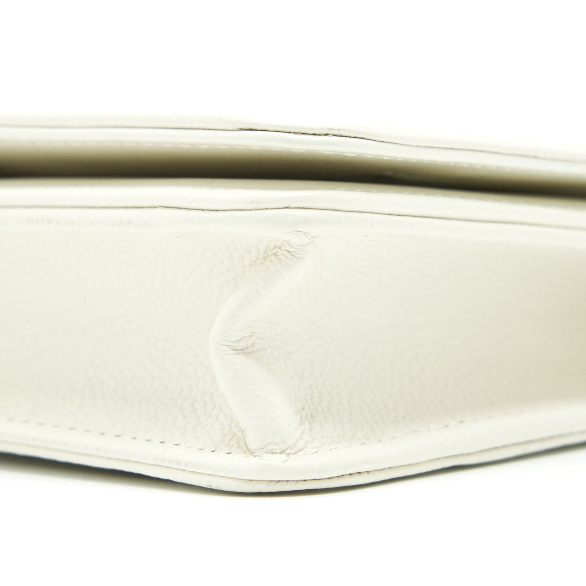 CHANEL BOY WALLET ON CHAIN CAVIAR WHITE LGHW (MICROCHIP)