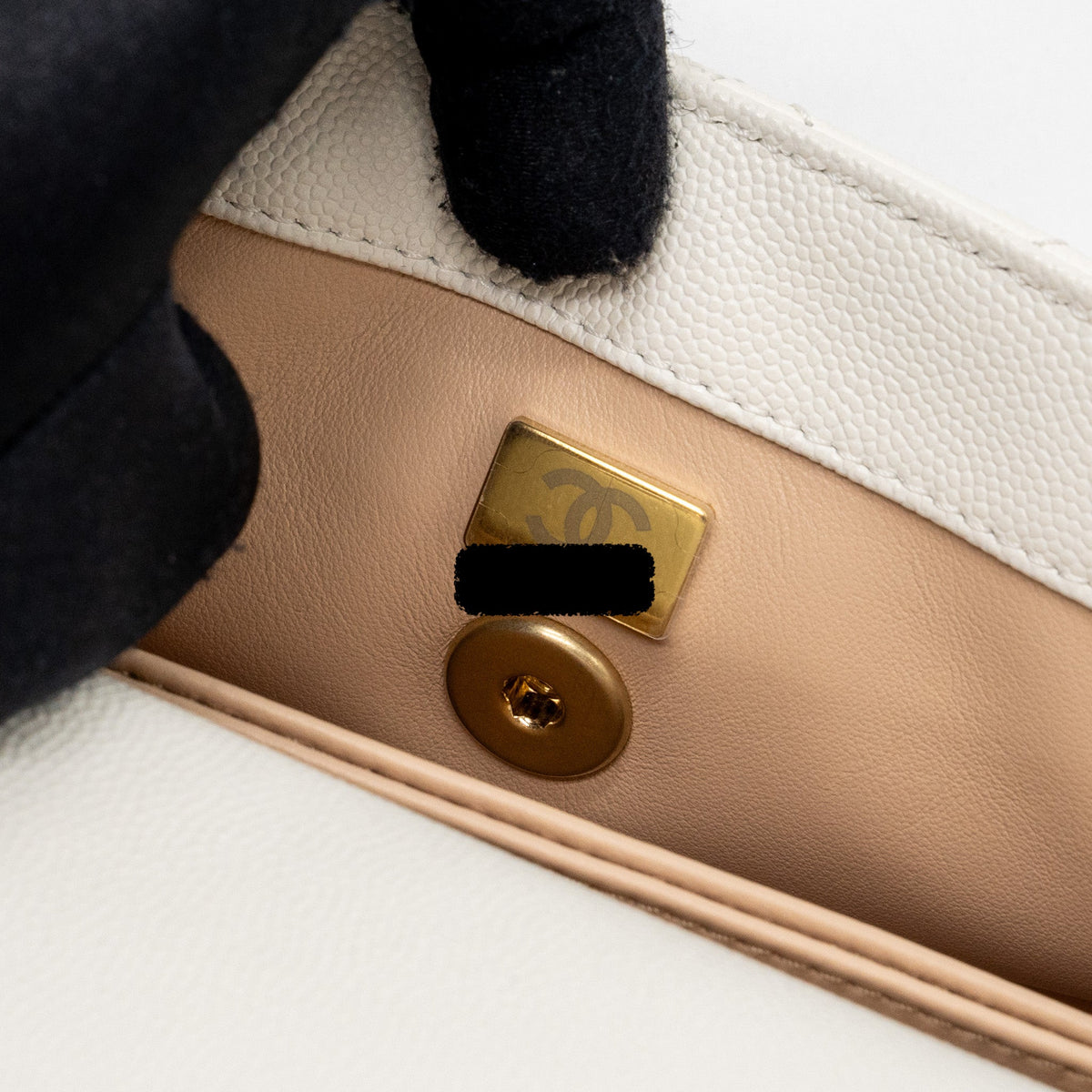 CHANEL 23P DETAILED TOP HANDLE SMALL COCO HANDLE CAVIAR WHITE GHW (MICROCHIP )