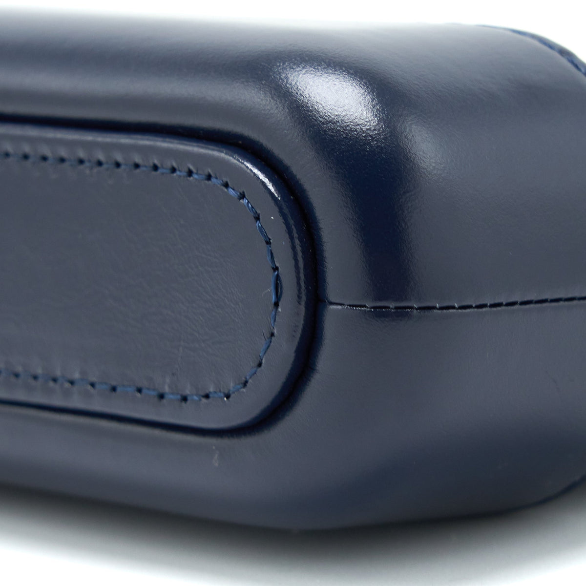 CHANEL GABRIELLE CLUTCH ON CHAIN AGED CALFSKIN NAVY SHW