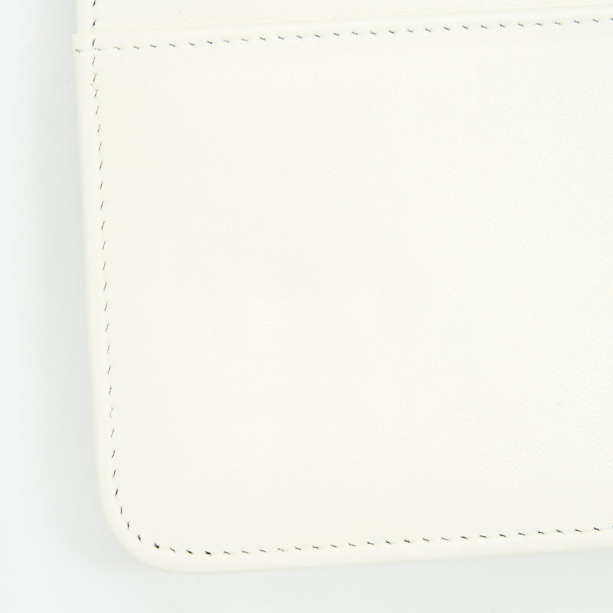 CHANEL BOY WALLET ON CHAIN CAVIAR WHITE LGHW (MICROCHIP)