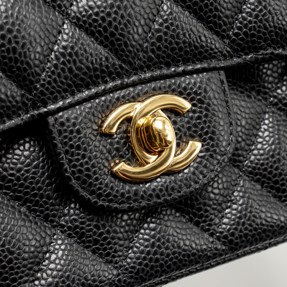 CHANEL MEDIUM CLASSIC DOUBLE FLAP BAG CAVIAR BLACK GHW