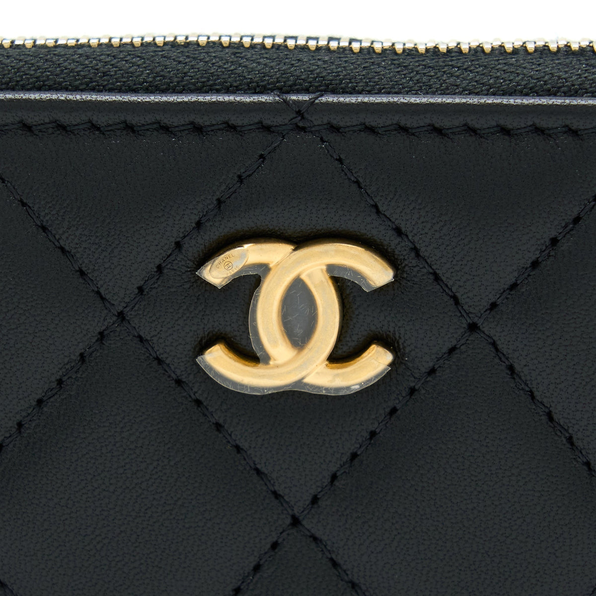 CHANEL 22C PEARL CRUSH CARD HOLDER WITH CHAIN LAMBSKIN BLACK GHW
