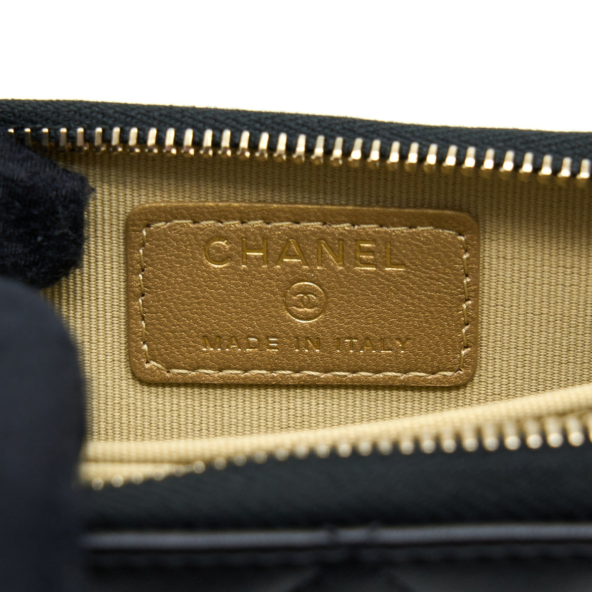 CHANEL 22C PEARL CRUSH CARD HOLDER WITH CHAIN LAMBSKIN BLACK GHW