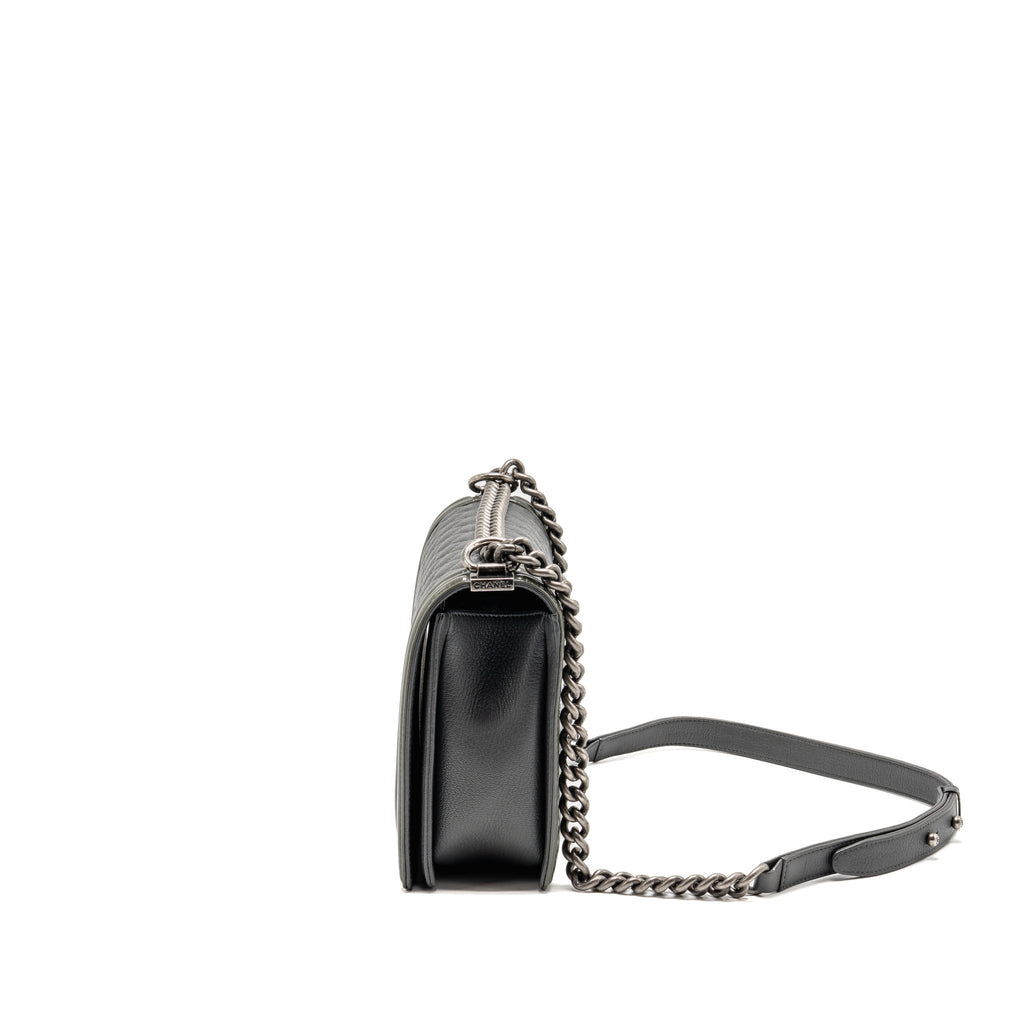 Chanel new medium boy bag goatskin/patent grey ruthenium silver hardware