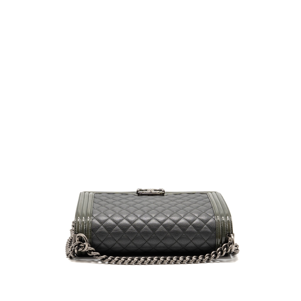 Chanel new medium boy bag goatskin/patent grey ruthenium silver hardware