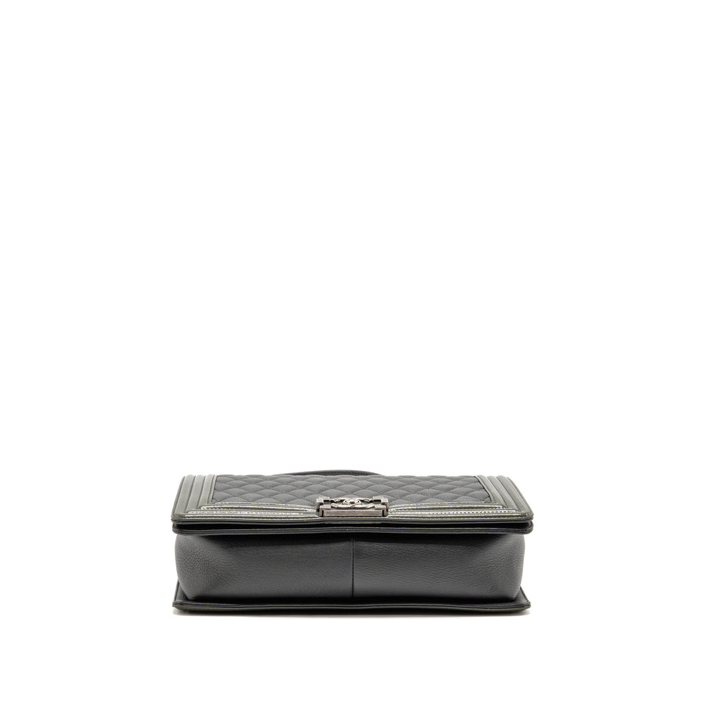 Chanel new medium boy bag goatskin/patent grey ruthenium silver hardware