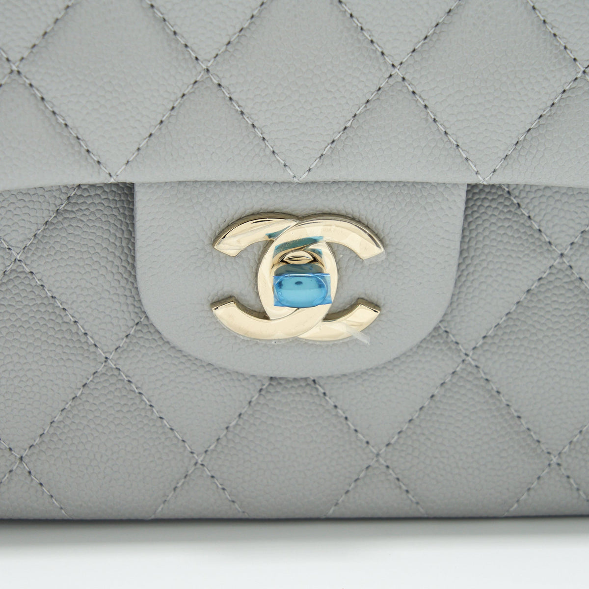 CHANEL 21A SMALL CLASSIC DOUBLE FLAP BAG CAVIAR NC634 LIGHT GREY LGHW