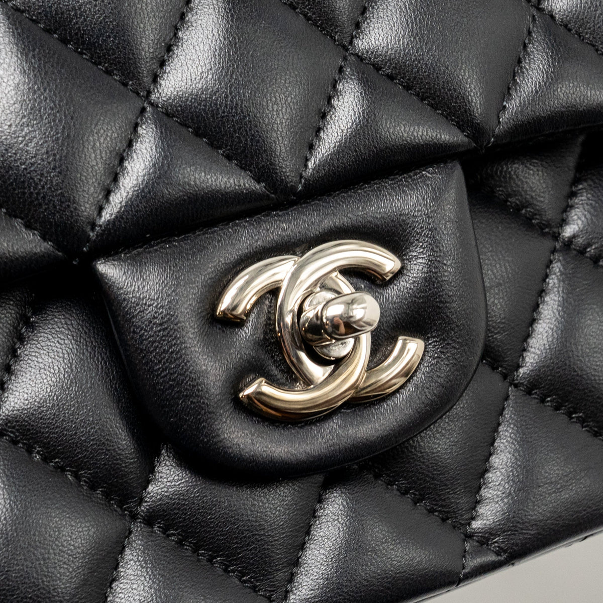 CHANEL MEDIUM CLASSIC DOUBLE FLAP BAG LAMBSKIN BLACK SHW