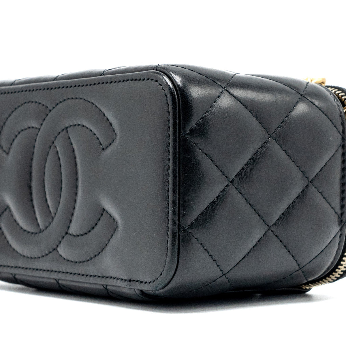 CHANEL 22K GOLD PILLAR LONG VANITY WITH ADJUSTABLE CHAIN LAMBSKIN BLACK GHW (MICROCHIP)