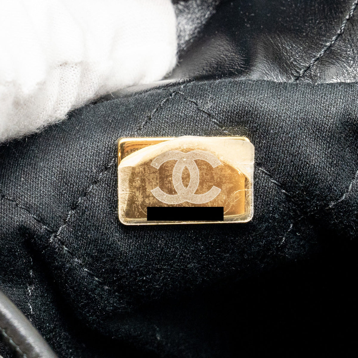CHANEL MINI 22 BAG CALFSKIN BLACK GHW (MICROCHIP)