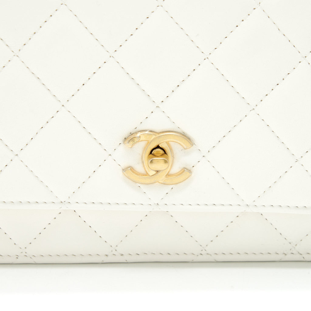 CHANEL PEARL CRUSH WALLET ON CHAIN WHITE GHW