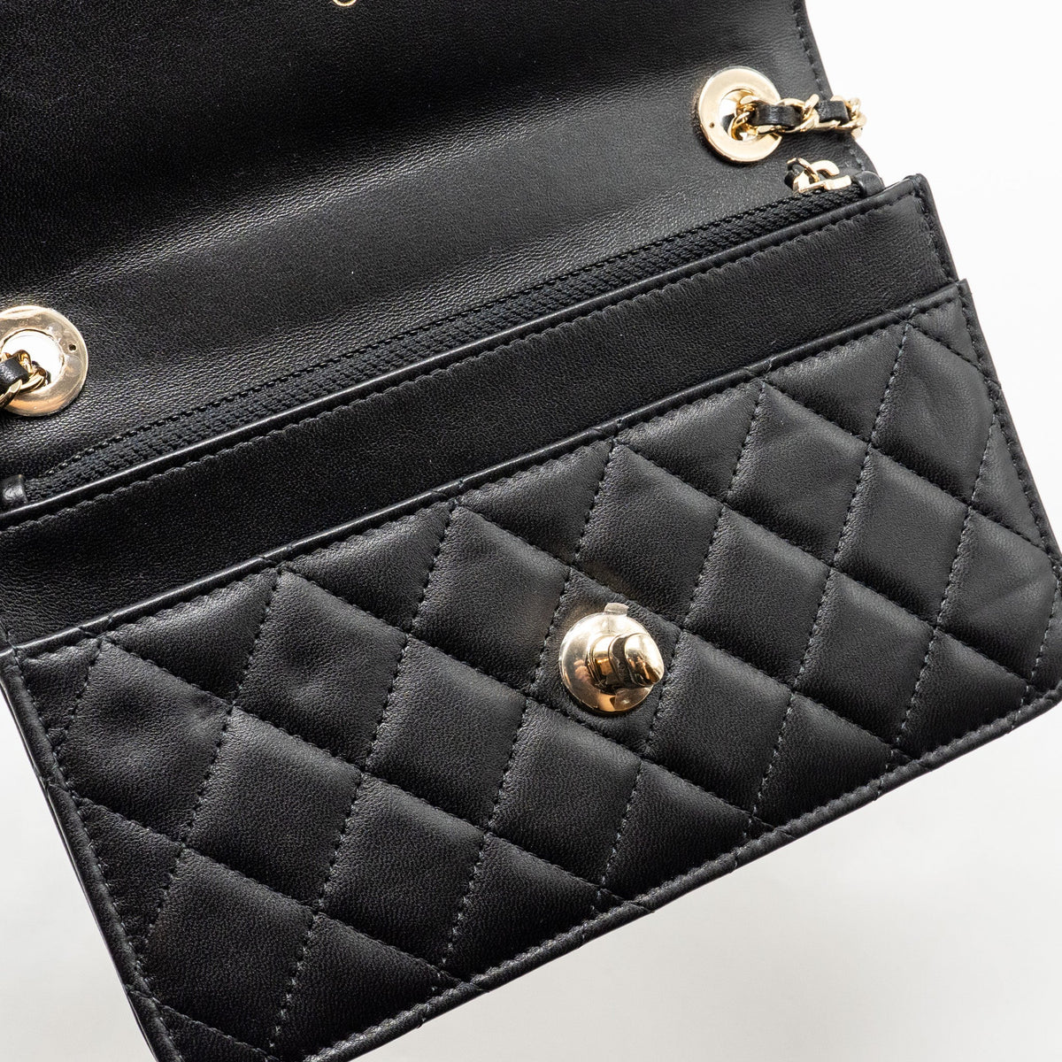 CHANEL TRENDY CC WALLET ON CHAIN LAMBSKIN BLACK LGHW (MICROCHIP)