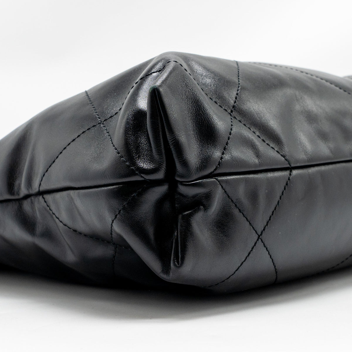 CHANEL SMALL 22 BAG SHINY CALFSKIN BLACK GHW (MICROCHIP)